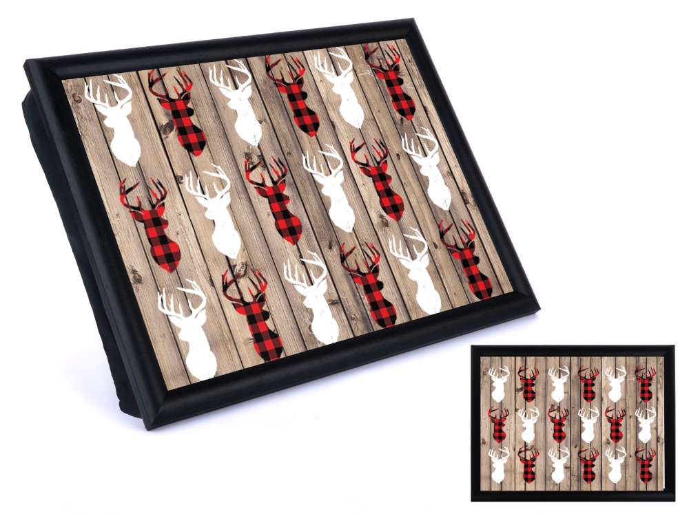 Plateau coussin avec une illustration mosaïque de têtes de caribou